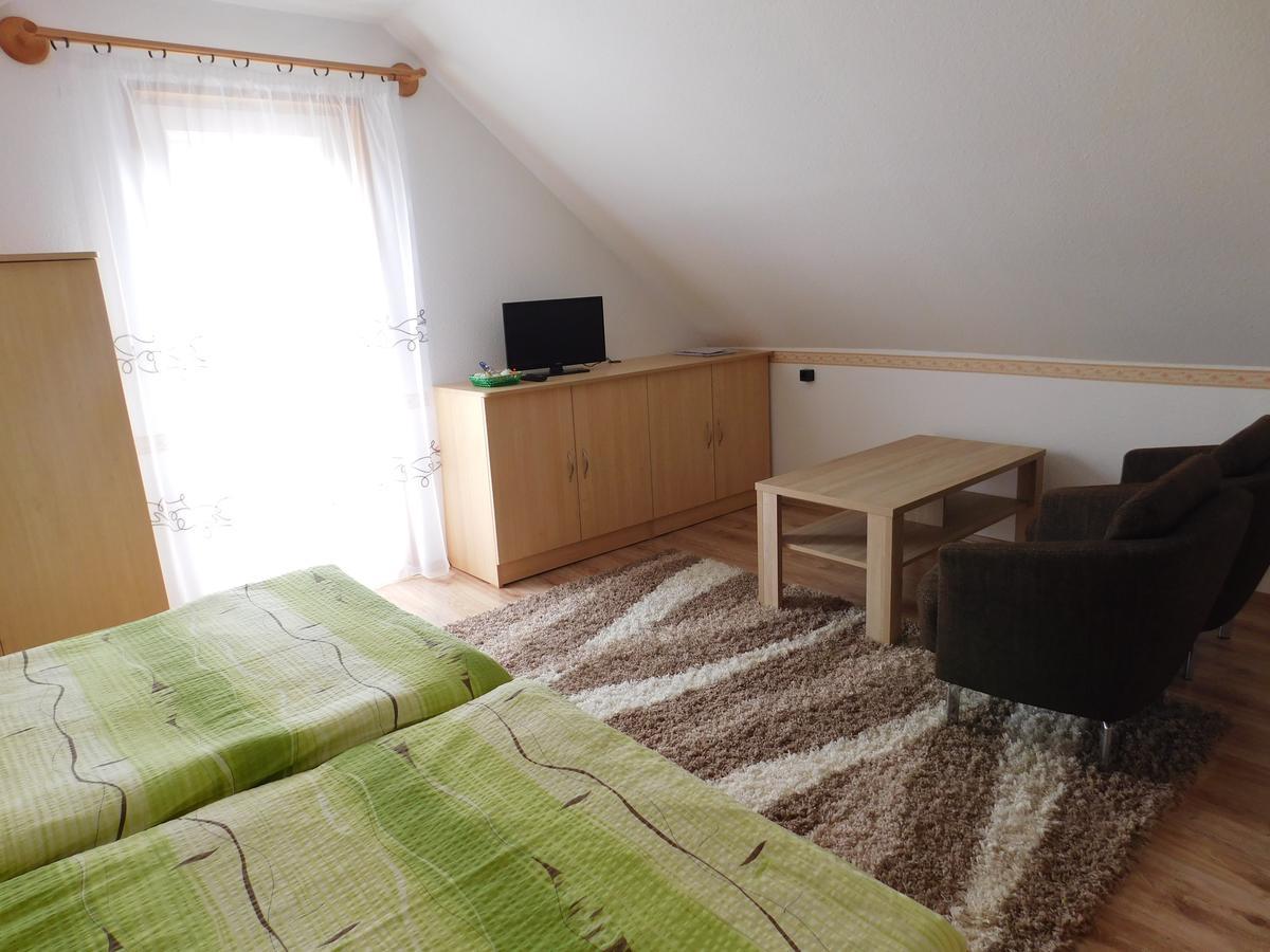 Xxl Apartman Zalakaros Buitenkant foto